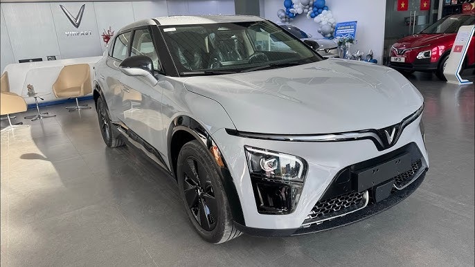 xe-vinfast-vf7-eco-mau-xam-xi-mang-